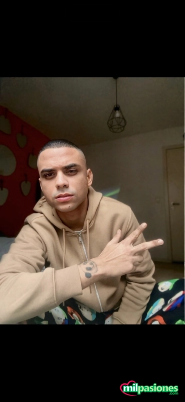 LATINO MORENO BUEN ROLLO  MASCULINO ATRACTIVO