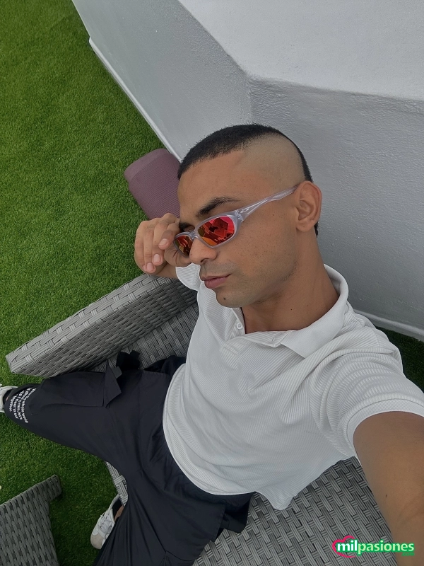 Miniatura 2 de LATINO MORENO BUEN ROLLO  MASCULINO ATRACTIVO