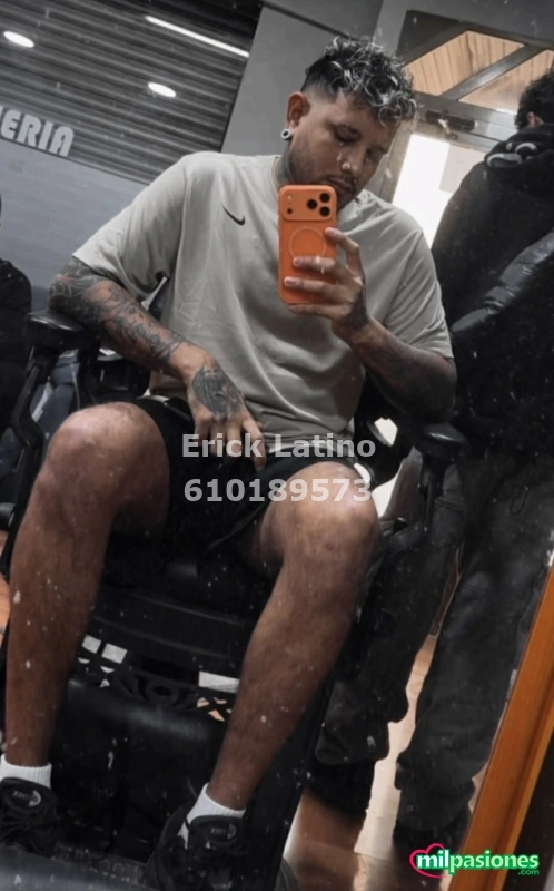 Miniatura 6 de Erick Joven moreno Tatuado XL recién llegado