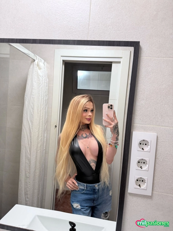 COLOMBIANA JOVEN DE MEDIDAS PERFECTAS Y ROSTRO ANGELICAL