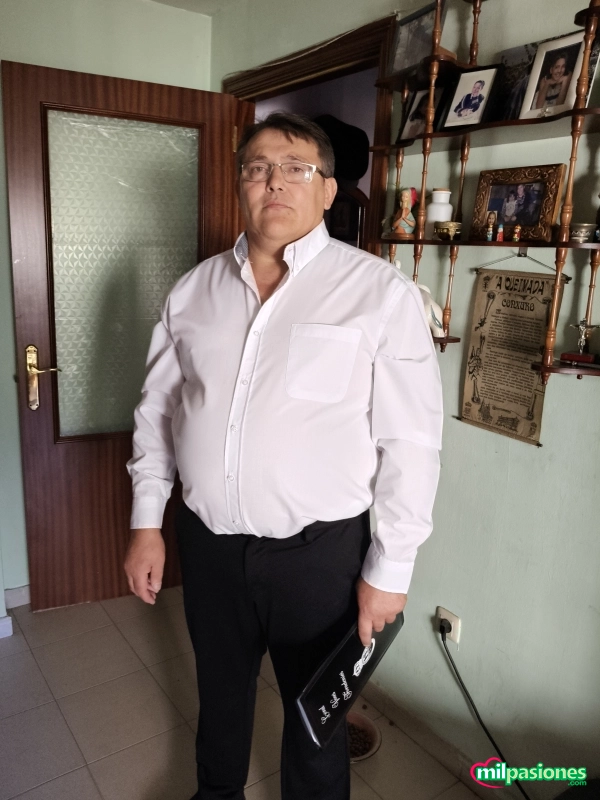 Busco  chica joven  de Vigo o alrededores