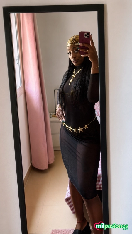 Miniatura 4 de Brownie negra latina  hermosa…………………………………… …………………………………….