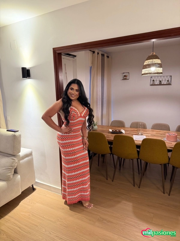 Morena venezolana cachonda fiestera complaciente