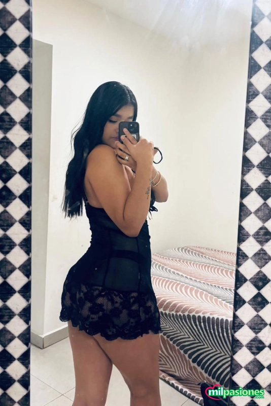 Chica latina amorosa , apasionada y con ganas de divertirse
