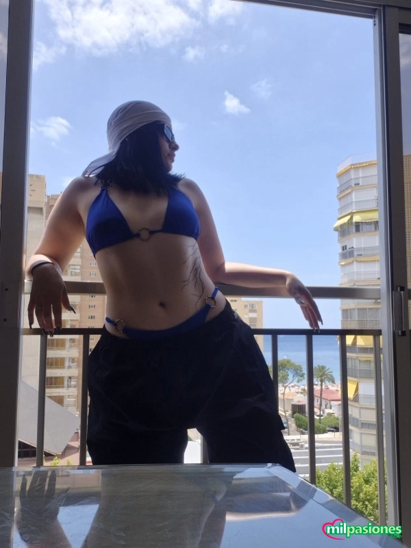 Miniatura 3 de CHICAS MUY LINDAS Y CURIOSAS EN BENIDORM 2 AMIGAS