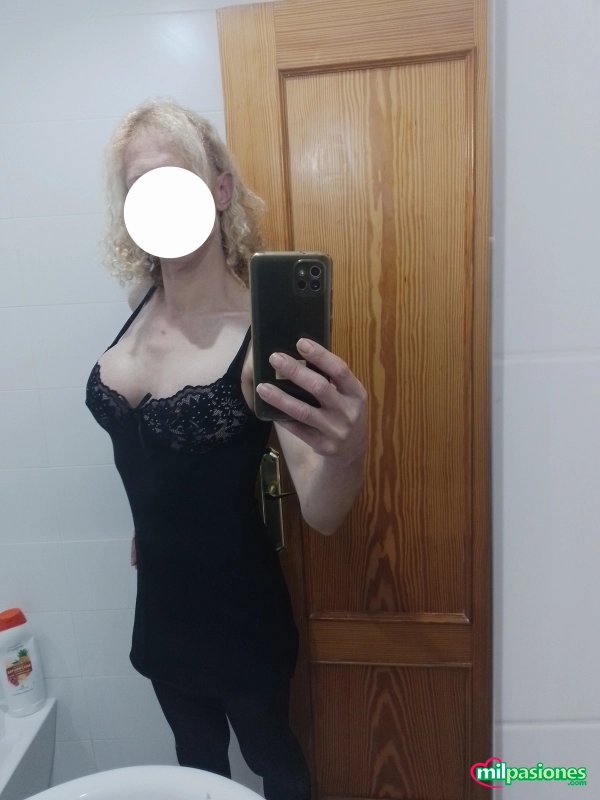Travesti española rubia guapa simpatica