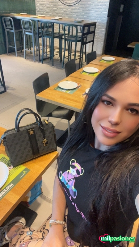 Transsexual dotada piso privado no digo no a nada