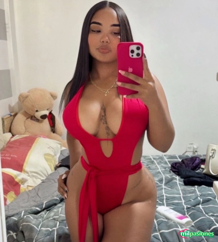 MARIA EXÓTICA LATINA DE CURVAS PRONUNCIADAS EN COLLBLANC