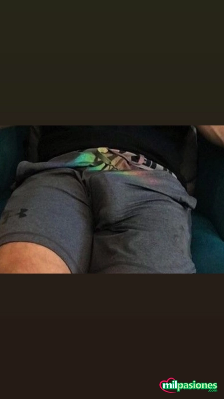 Miniatura 2 de Chico disponible para pareja (solo para ella)