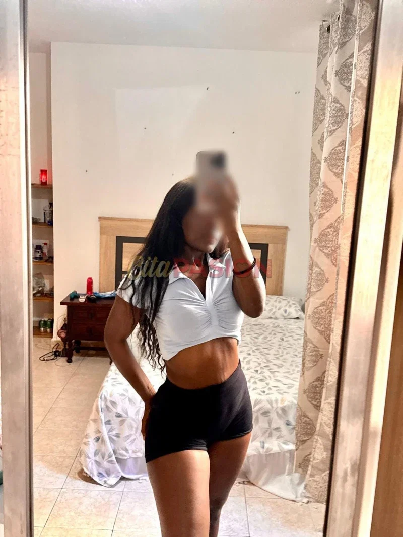 Escort en Almería capital. Colombiana novedad en tu ciudad.