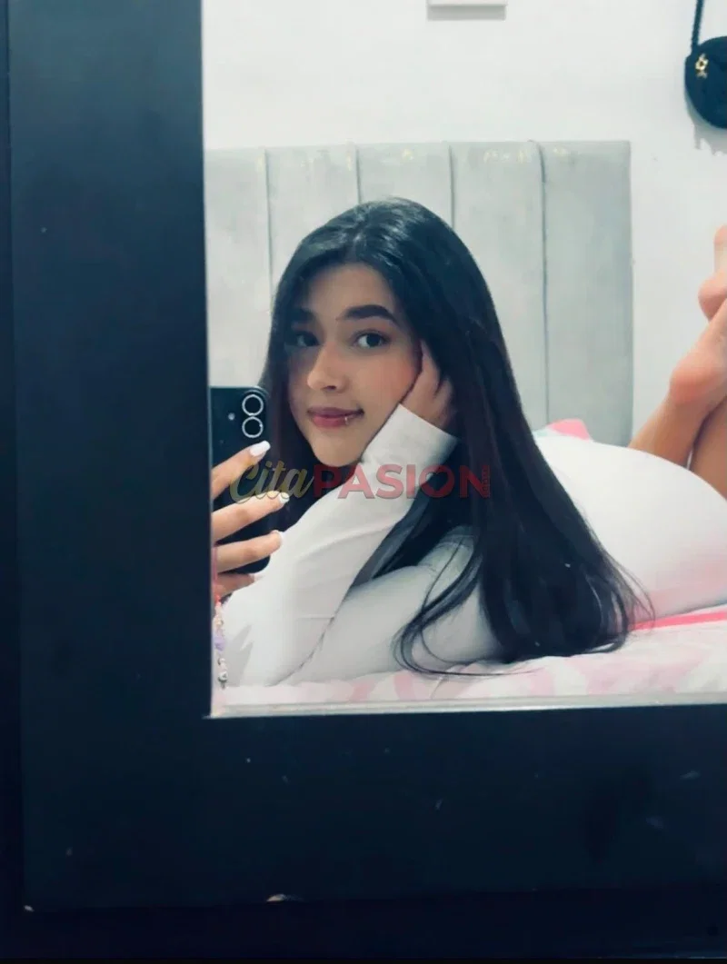 Escort en Borriana. Mujer elegante que te hará disfrutar.