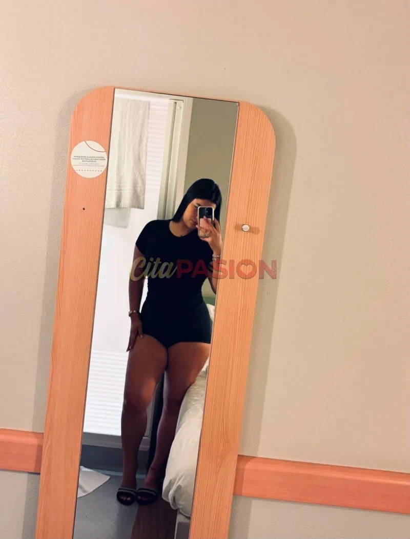 Miniatura 2 de Escort en Borriana. Mujer elegante que te hará disfrutar.
