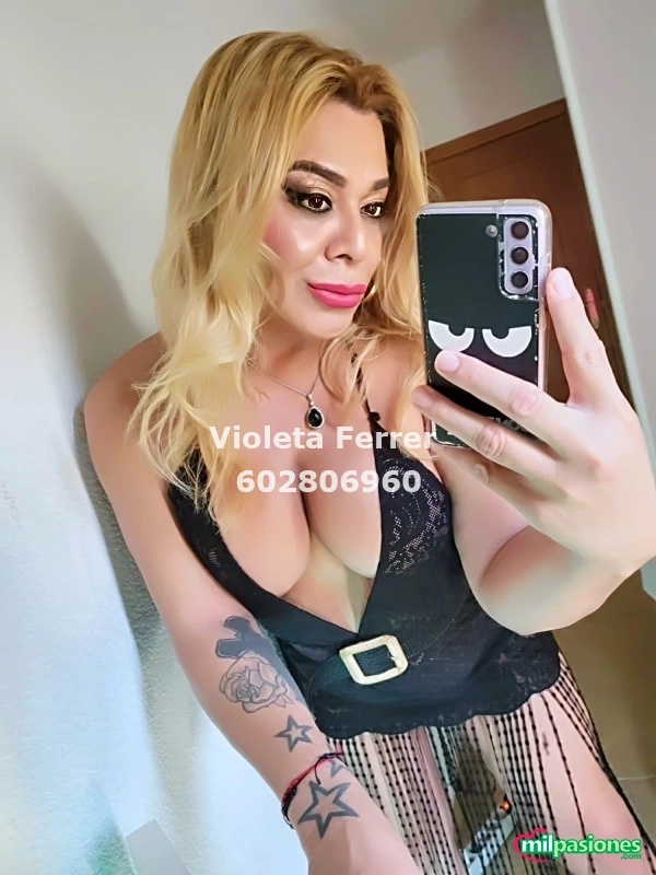 Trans violeta Ferrer una belleza latina besos