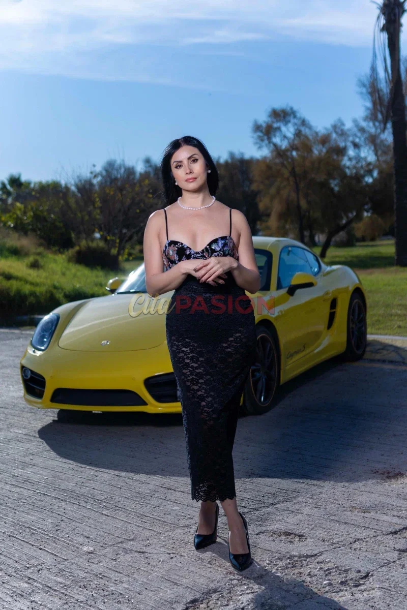 Escort en Barcelona capital. Dulce, sensual y solo para ti. ¡Descúbrelo en videollamada!