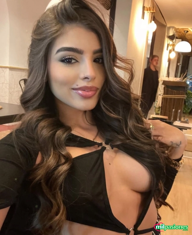 JOVENCITA MORBOSA Y CALIENTE NUEVA EN LA ZONA PARA DISFRUTAR