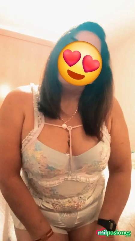 LATINA MORBOSA Y CON MUCHO AGUANTE - ESTOY NUEVA AQUÍ