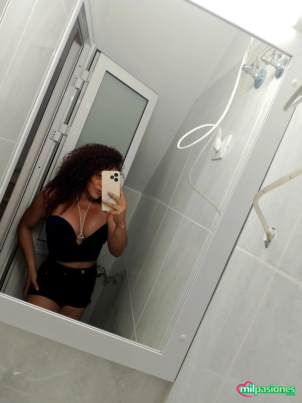 JOVENCITA DIVINA, MORBOSA Y COMPLACIENTE - Foto
