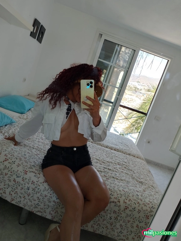 JOVENCITA DIVINA, MORBOSA Y COMPLACIENTE - Foto