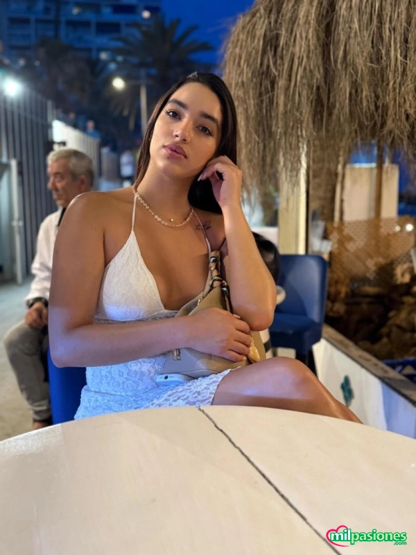 EN TORREMOLINOS  SEXO FIESTA  SOLO QUIERO QUE ME COMAS