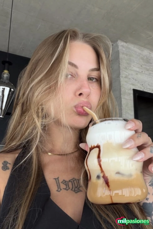 Miniatura 5 de Mistress española joven tatuada en Madrid