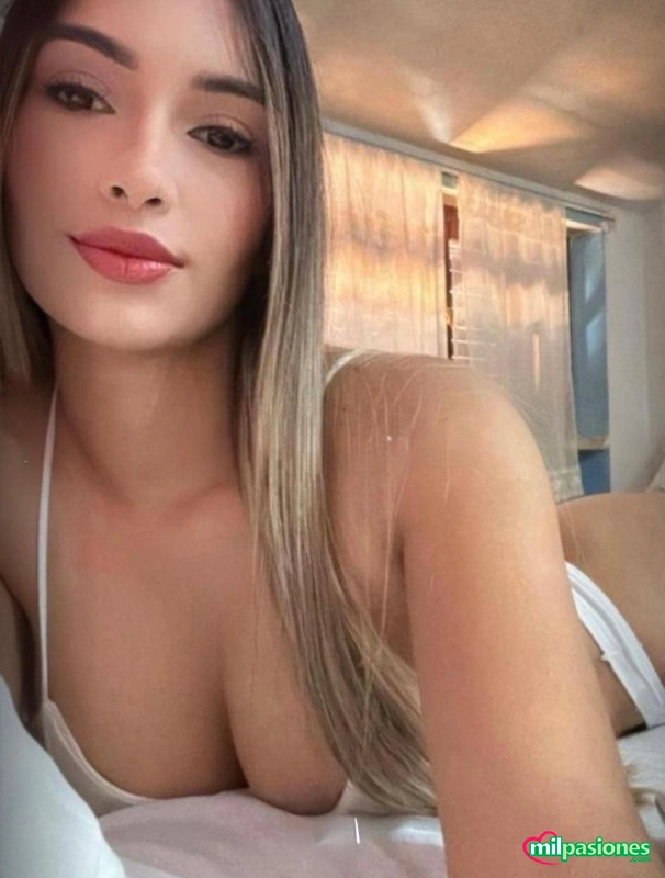 Miniatura 4 de EN BALOS VECINDARIO KARLA CANDENTE DISPUESTA AL PLACER