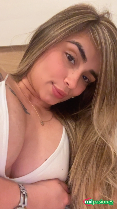Miniatura 2 de Hola mis amores soy una chica latina sexy colombiana