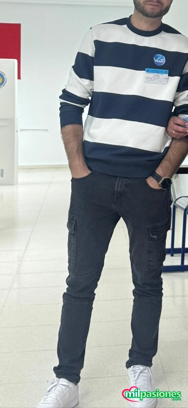 Miniatura 3 de NI COBRO NI PAGO ....  CHICOS SOLOS NO MOLESTAR.