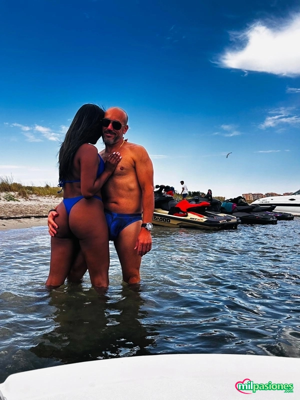 Miniatura 3 de Fiestas en el mar para chicos , chicas y parejas liberales