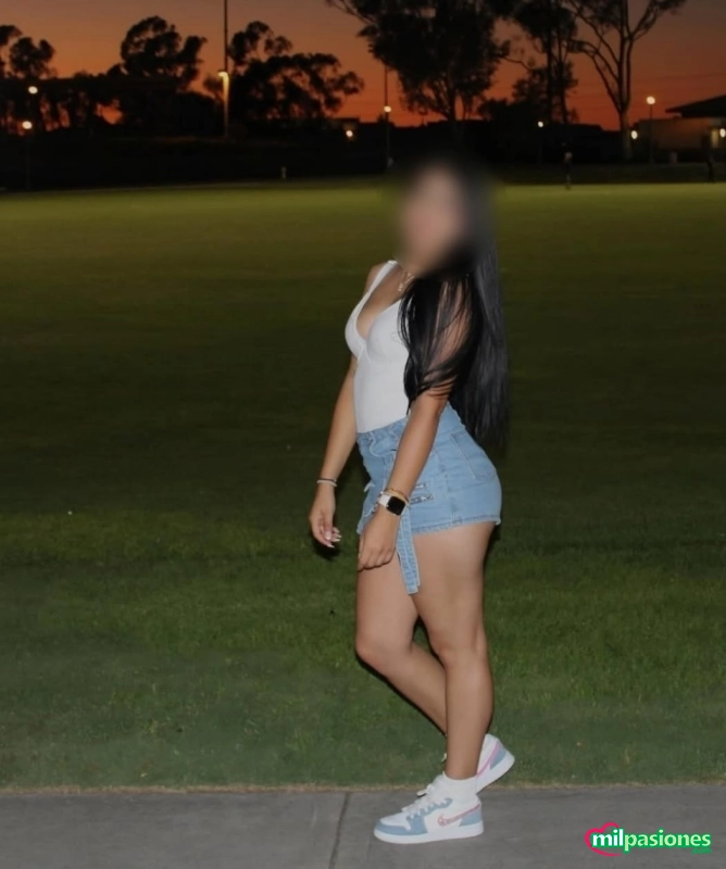 Chica joven y muy delgada ????????????????????????????????