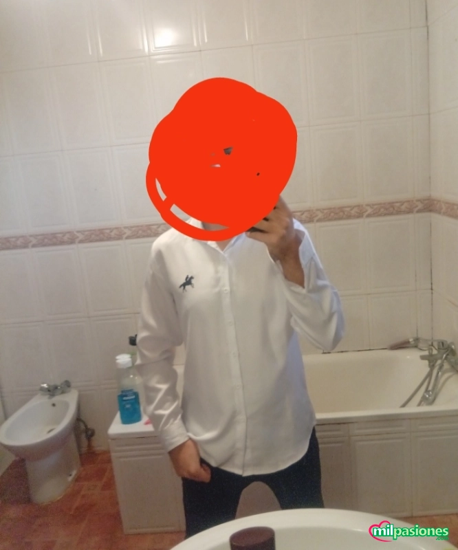 Chico joven y atlético con gran energía y ganas