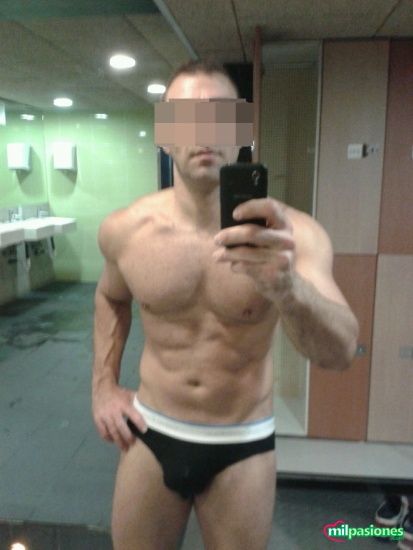 Macho muy dotado para solas y parejas /Bull for couples