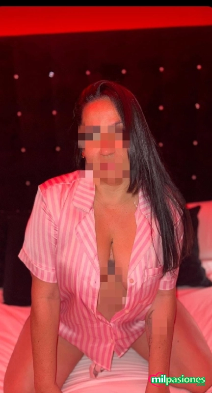 MADURITA COLOMBIANA TETONA DE PIEL CANELA