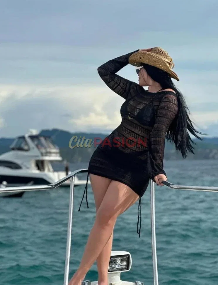 Escort en Alzira. Chica en busca de diversión en Alzira. ¡No te arrepentirás!