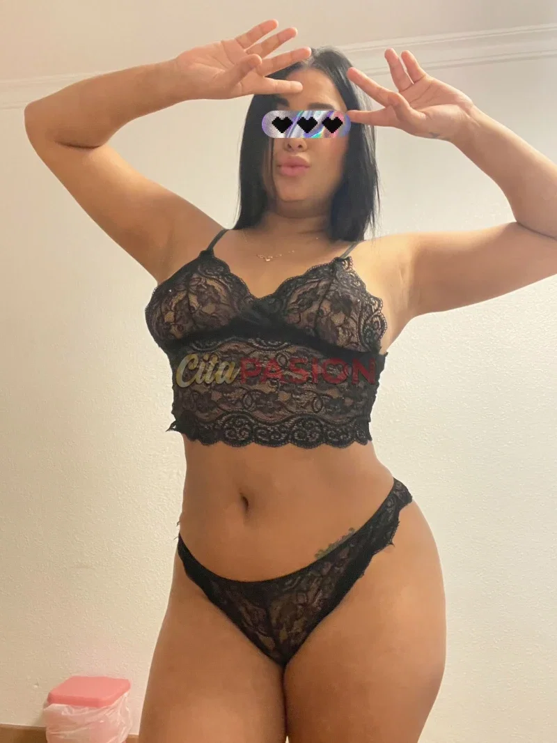 Miniatura 6 de Escort en Garrucha. Colombiana apasionada, divertida y muy cariñosa.