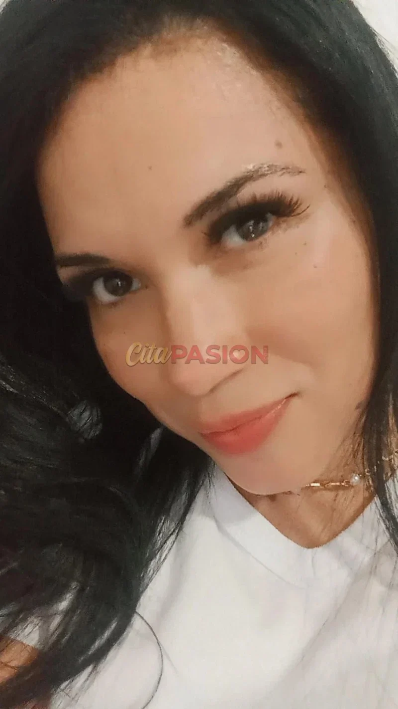 Miniatura 3 de Escort en Valencia capital. Acompañante en Valencia, femenina, exclusiva y encantadora.