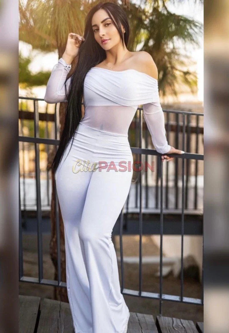 Escort en Madrid capital. Colombiana de mente abierta.