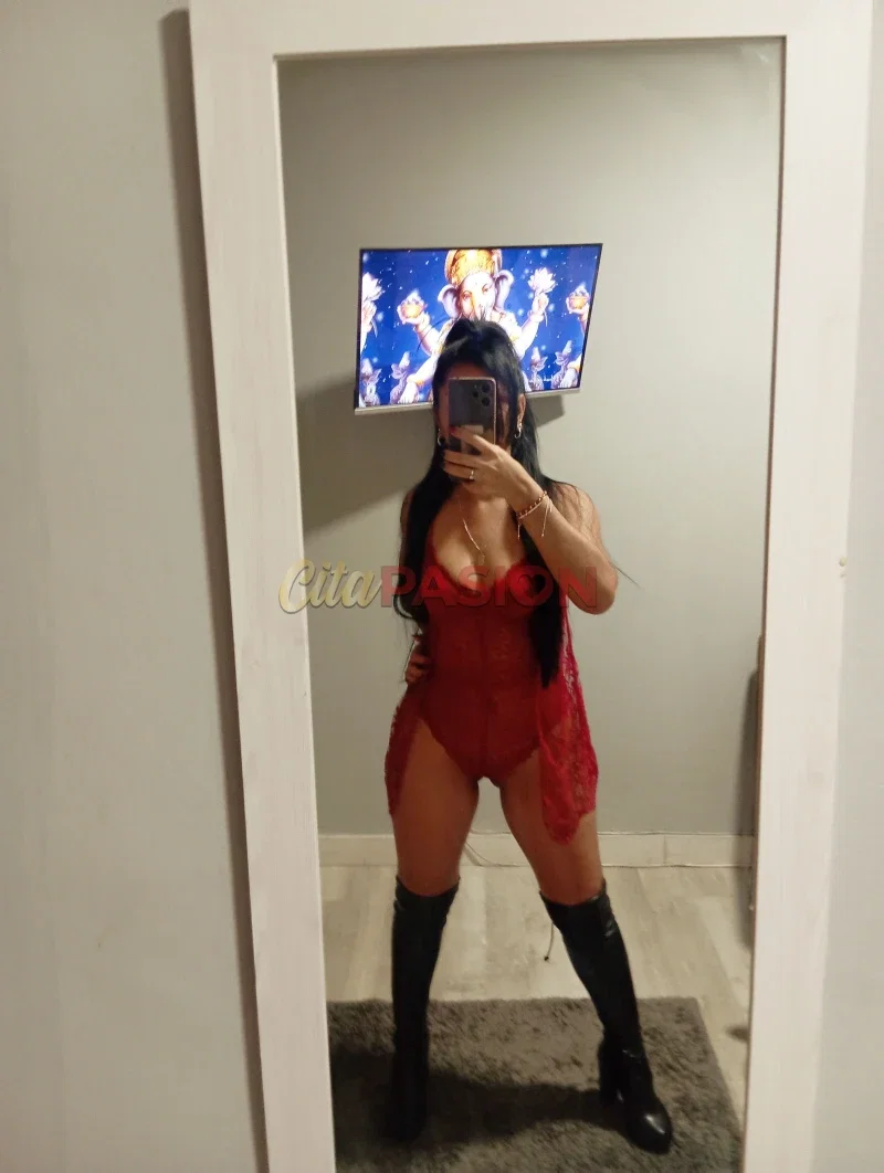 Escort en Málaga capital. Chica joven apasionada y con un encanto natural.