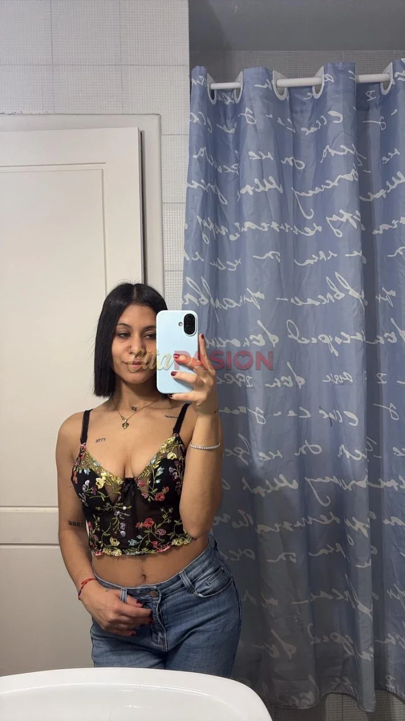 Escort en Valdemoro. Encantadora jovencita espera conocerte en Parla.