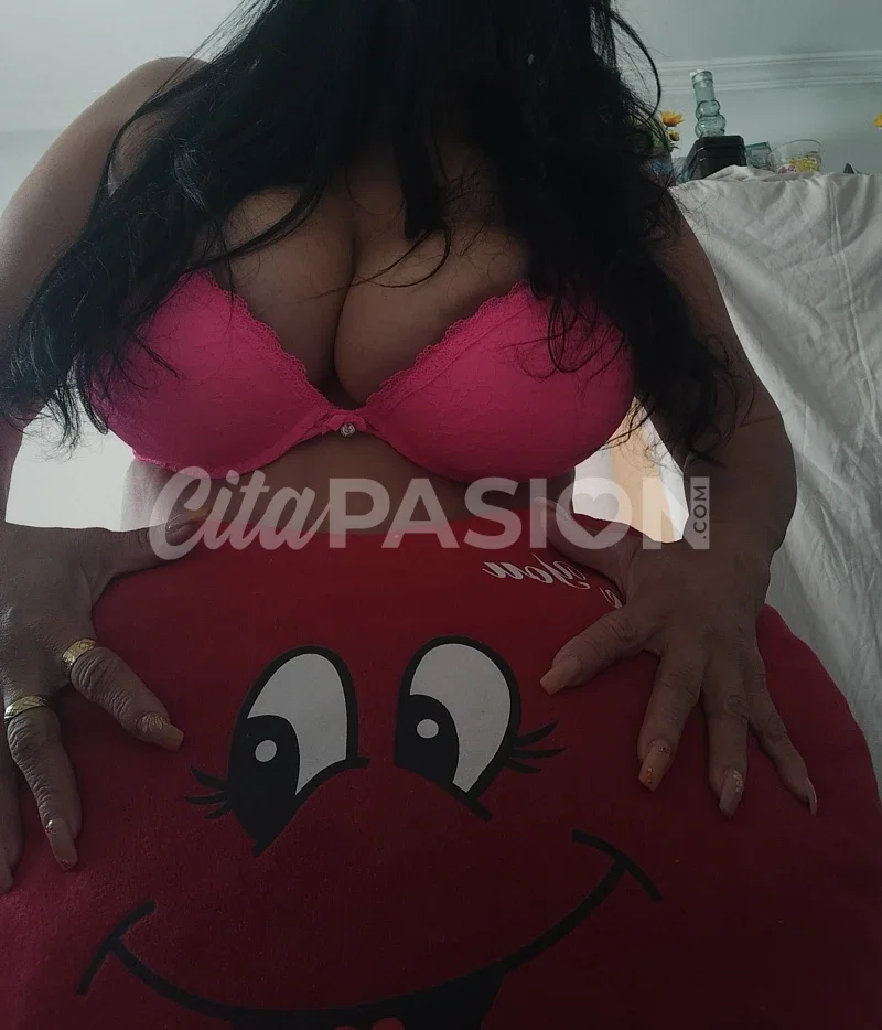 Escort en Torrejón de Ardoz. Madurita colombiana, apasionada y complaciente.