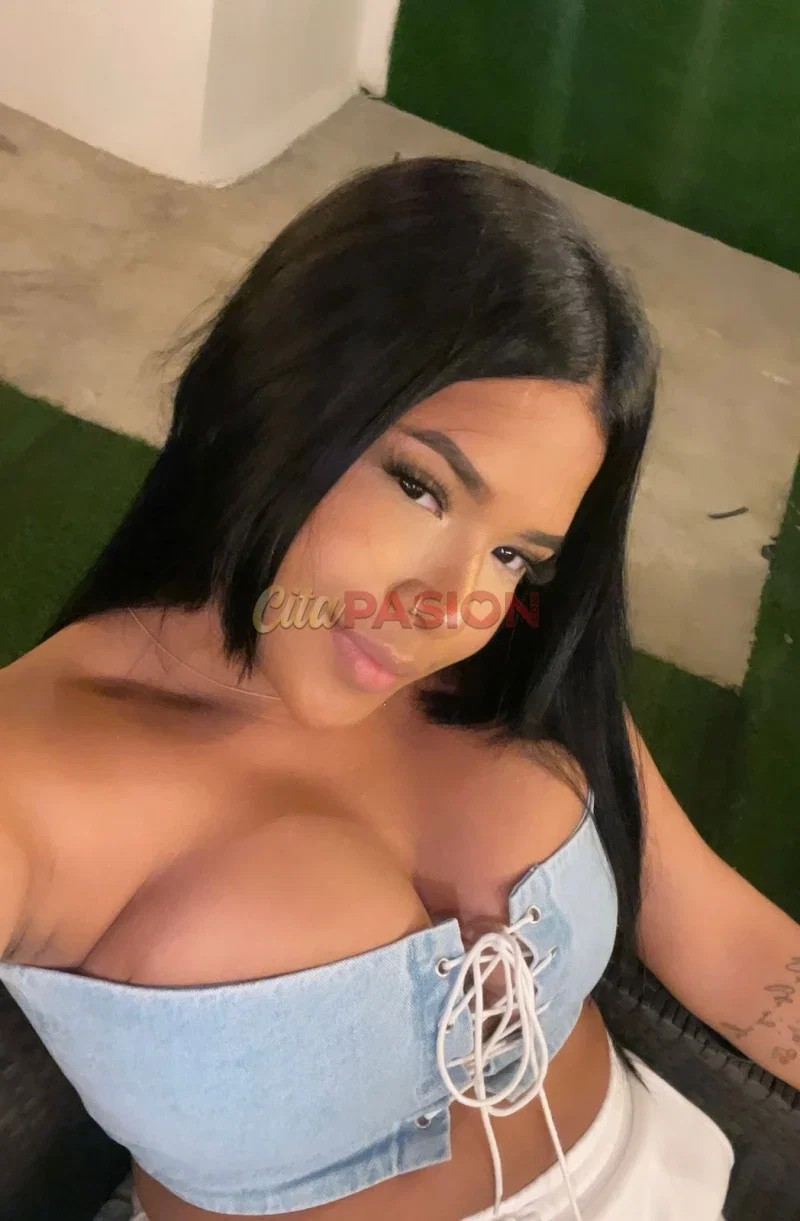Escort en Hondarribia. Disponible para caballeros exigentes. ¡Momentos Inolvidables!