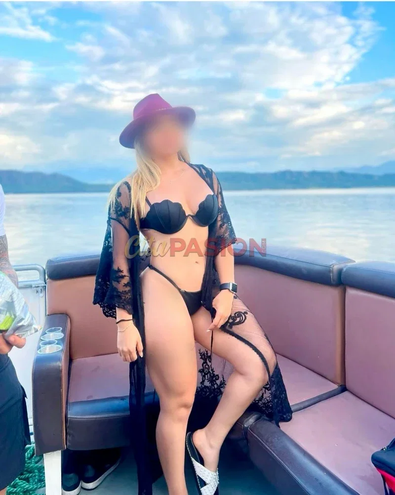 Miniatura 2 de Escort en Benidorm. Mujer para chicos cultos, de buen gusto y discretos.