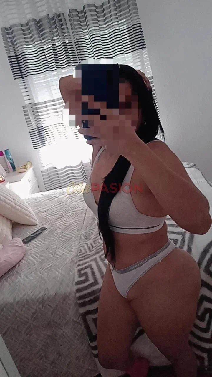 Miniatura 2 de Escort en Alcorcón. Chica morena cariñosa en Alcorcón.