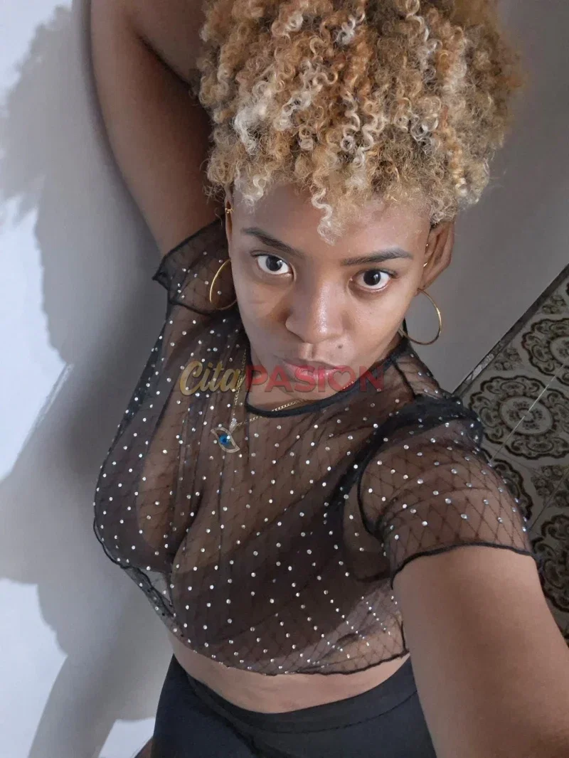 Masajista en Barcelona capital. ¡Dominicana apasionada, disfruto dando masajes completamente!