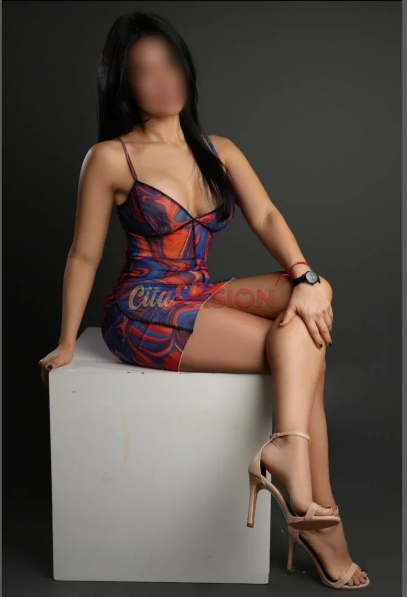 Escort en Gines. Encantadora chica en Sevilla, deseando compartir momentos maravillosos.